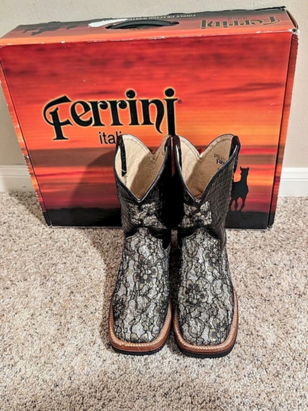 Ferrini Silver and Black Lace Floral Leather Cowgirl Boots Floral Western Ankle - Picture 2 of 9